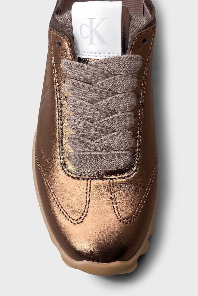 Calvin Klein Kadın Parlak Folyo Kaplama Deri Monogram Logolu Yedek Bağcıklı Kahverengi Sneaker HW0HW03305-02N