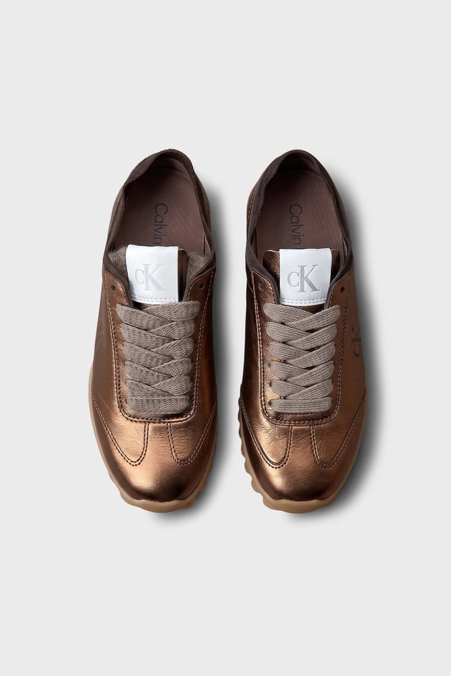 Calvin Klein Kadın Parlak Folyo Kaplama Deri Monogram Logolu Yedek Bağcıklı Kahverengi Sneaker HW0HW03305-02N