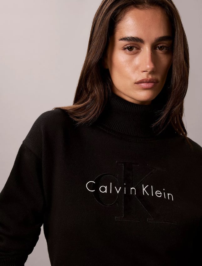 Calvin Klein Kadın Rahat Kalıp Balıkçı Yaka Esnek Pamuklu Logo Nakışlı Uzun Kollu Siyah Kazak LV047H329G-UB1