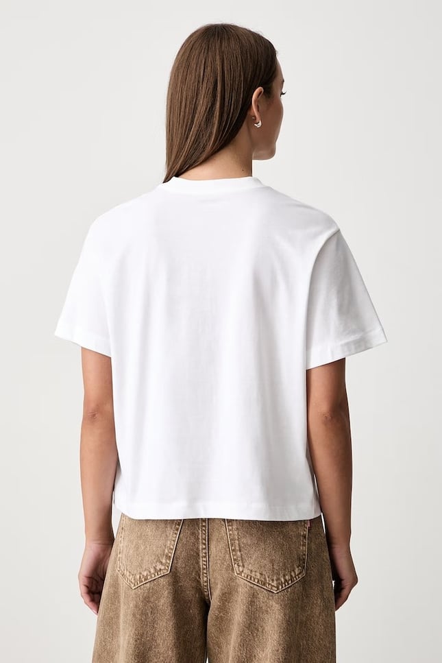 Calvin Klein Kadın Regular Fit Yuvarlak Yakalı Pamuklu Logo Nakışlı Kısa Kollu Beyaz T-Shirt LV047H802G-YAF