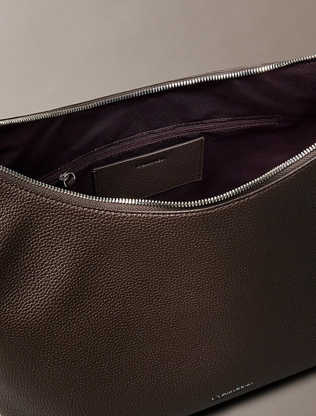 Calvin Klein Kadın Üstten Tutmalı İç Fermuar Cepli Logo Şerit Askılı Kahverengi Çanta LV04F3891G-BAL