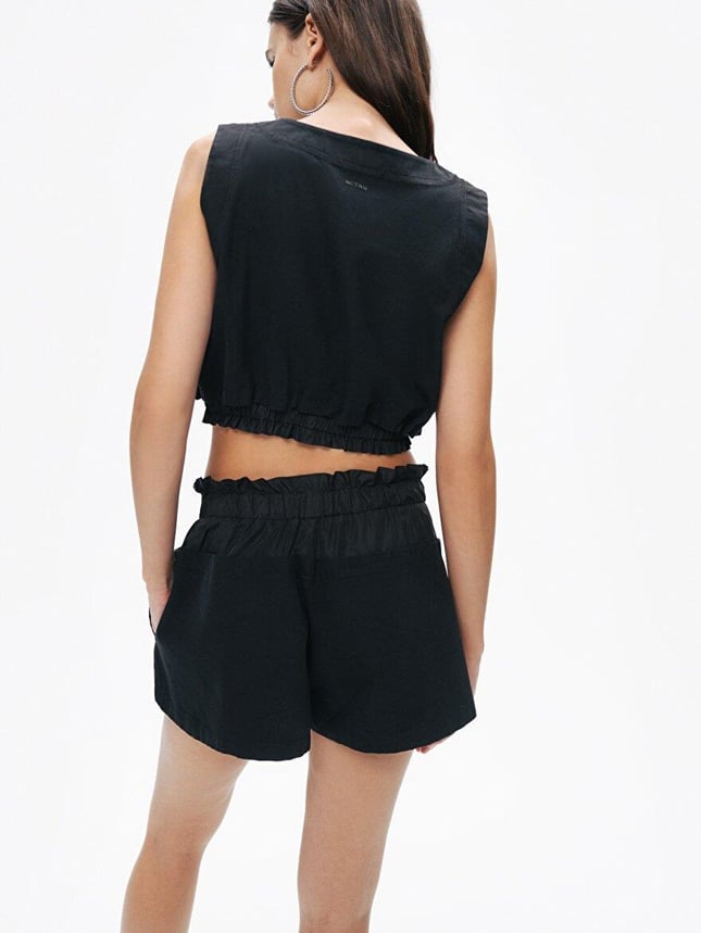 Nocturne Kadın Kolsuz Crop Boy Büzgülü Bel Dokuma Kumaş Bisiklet Yaka Siyah Crop N25YN15192-SİYAH
