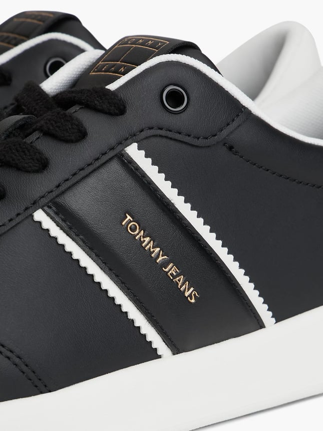 Tommy Hilfiger Erkek Hakiki Deri Karışımlı Delikli Yüzey EVA Tabanlı Logolu Siyah Sneaker EM0EM01758-BDS