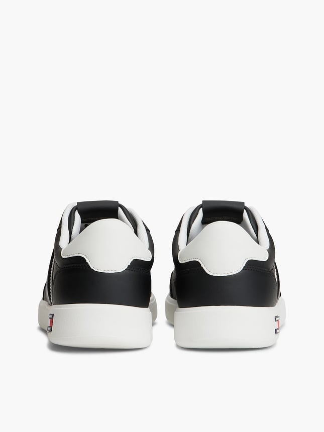 Tommy Hilfiger Erkek Hakiki Deri Karışımlı Delikli Yüzey EVA Tabanlı Logolu Siyah Sneaker EM0EM01758-BDS