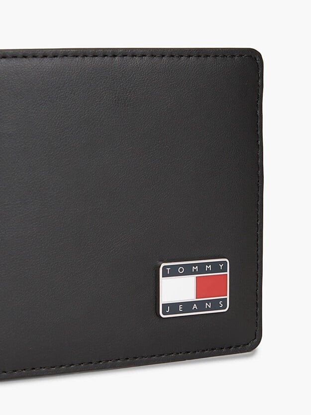 Tommy Hilfiger Erkek Hakiki Deri Pürüzsüz Yüzey Logo Plakalı Banknot ve Kart Bölmeli Katlanır Siyah Cüzdan AM0AM14630-BDS