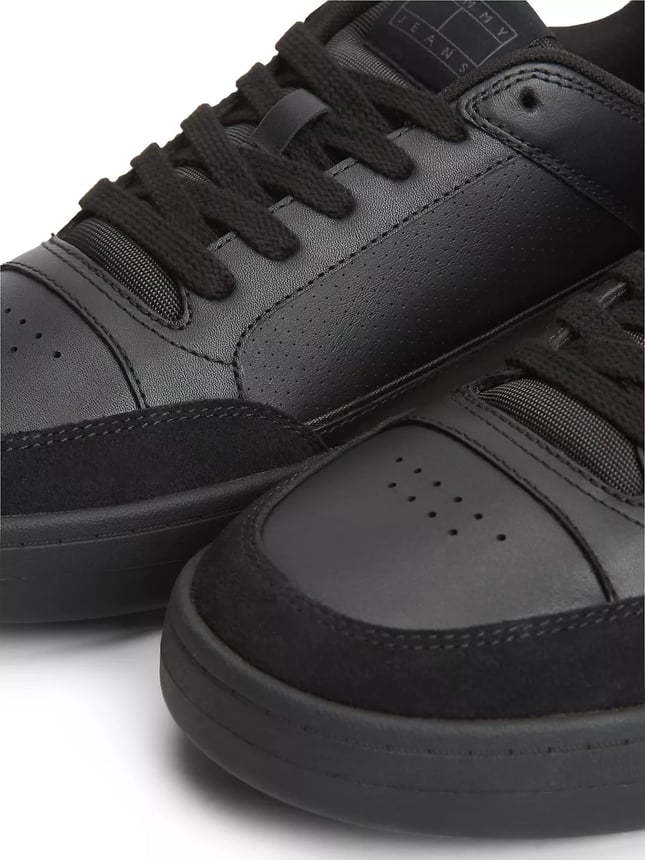 Tommy Hilfiger Erkek Hakiki Deri Kontrast Dokulu Delikli Yüzey Logolu Siyah Sneaker EM0EM01792-BDS