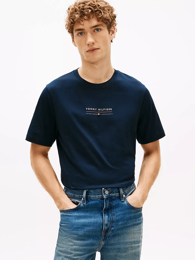 Tommy Hilfiger Erkek Regular Fit Yuvarlak Yakalı Logo Desenli Pamuklu Kısa Kollu Lacivert T-Shirt MW0MW42363-DW5