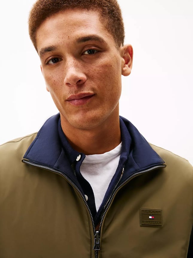 Tommy Hilfiger Erkek Regular Fit Dik Yaka Fermuarlı Logo Etiketli Haki Yelek MW0MW41882-RBN