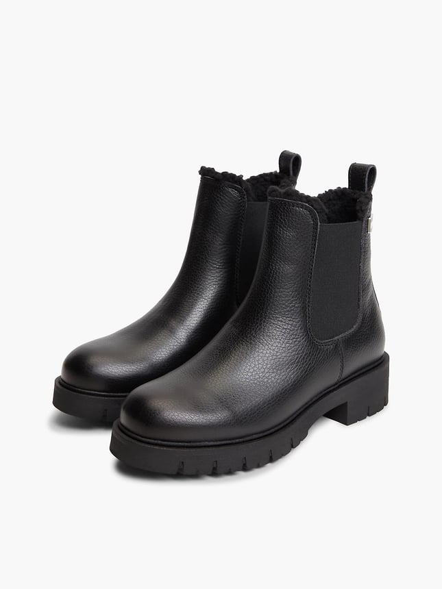 Tommy Hilfiger Kadın Hakiki Deri İçi Sıcak Astarlı Yanları Lastikli Tırtıklı Tabanlı Logo Plakalı Siyah Bot & Bootie EN0EN03102-BDS