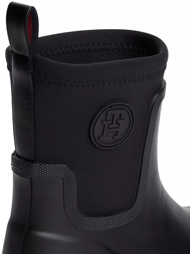 Tommy Hilfiger Kadın İçi Sıcak Astarlı Kauçuk Tırtıklı Tabanlı TH Monogramlı Siyah Bot & Bootie FW0FW09544-BDS
