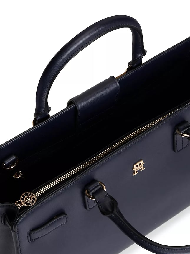 Tommy Hilfiger Kadın Metalik Kabartmalı TH Logolu Şerit Desenli Uzun Askılı Lacivert Kartlık AW0AW19318-DW6