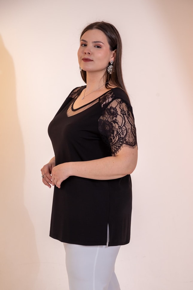 Büyük Beden 3331010 V Yaka Dantelli Bluz  Siyah