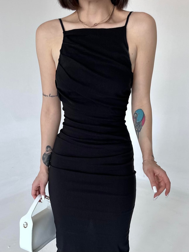 ALL BLACK SERİES BÜZGÜLLÜ ELBİSE 