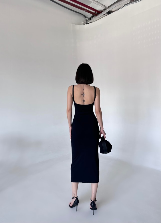ALL BLACK SERİES KARE YAKA ELBİSE 