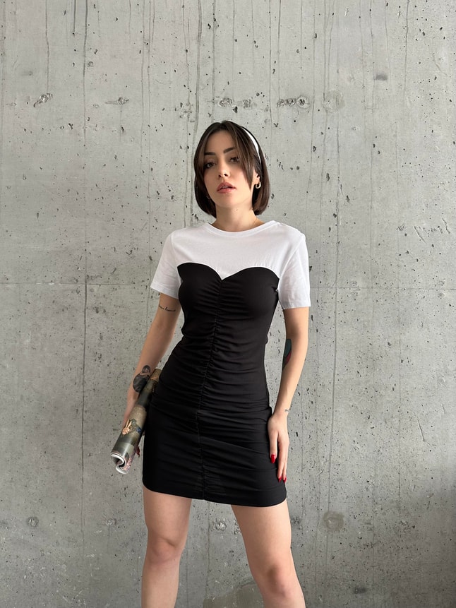 BÜZGÜLLÜ ELBİSE