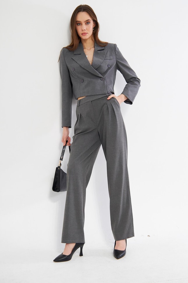 GRİ KUMAŞ CROP CEKET PANTOLON TAKIM
