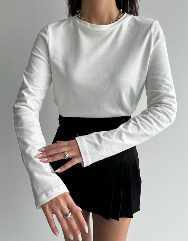 Sezon basic yaka detaylı t-shirt
