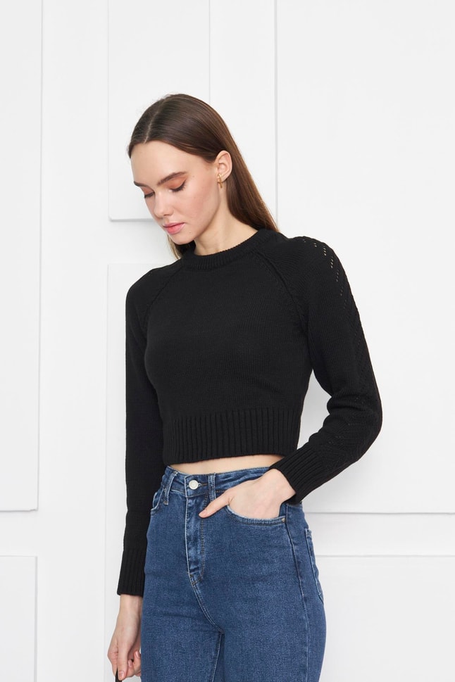 SİYAH ÖRME CROP KAZAK
