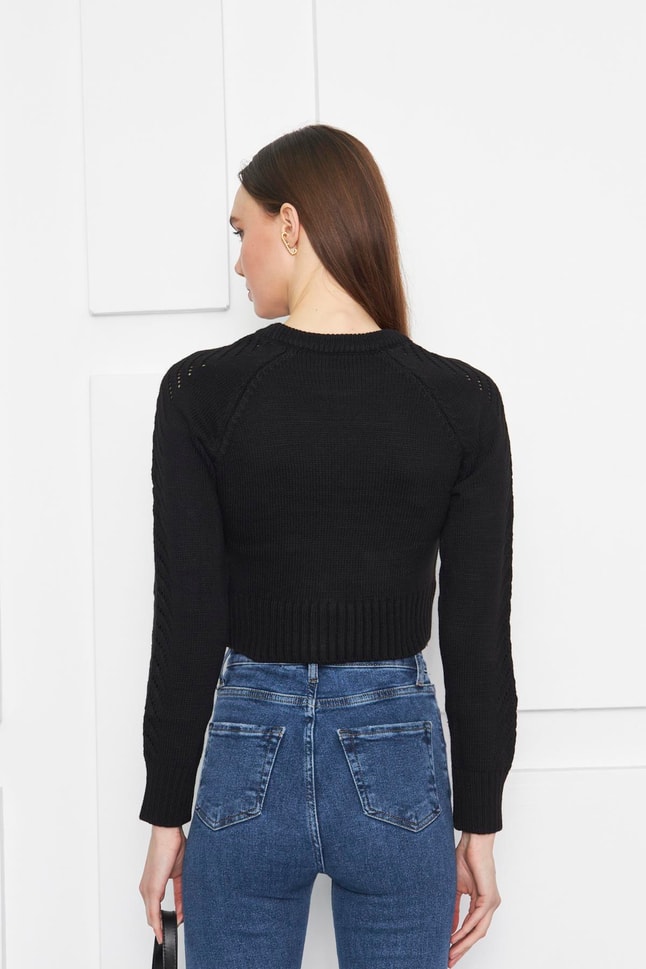 SİYAH ÖRME CROP KAZAK