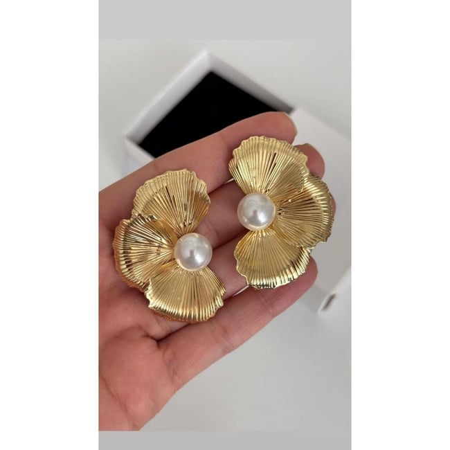 Golden Nilüfer küpe