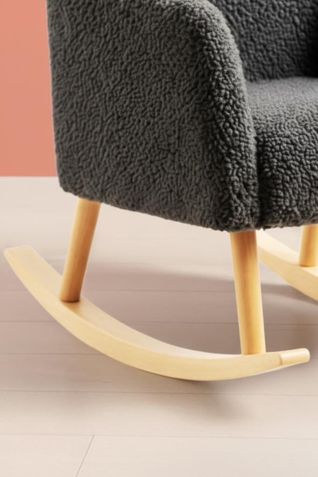 LOOP Sallanan Sandalye – Antrasit Teddy Kumaş | Doğal Ahşap Ayaklı Berjer - Sallanan Koltuk