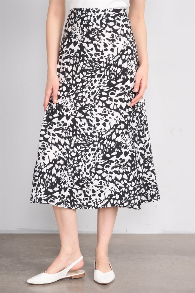 Fithit 4652 Bayan Viskon Regular Çan Etek Siyah Üzeri Kalpli Leopar Desen