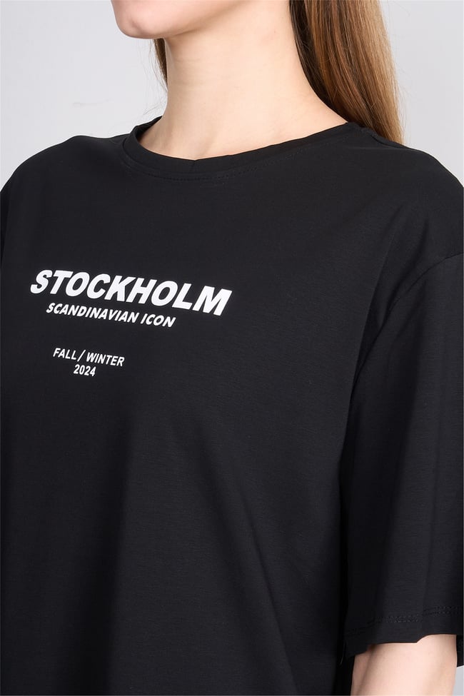 Helly Y25 Mb-6056 Siyah Kadın Stockholm Yazı Baskılı T-Shirt