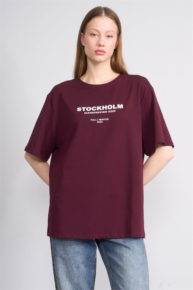 Helly Y26 Mb-6056 Bordo Kadın Stockholm Yazı Baskılı T-Shirt