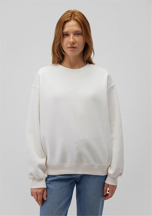 Mavi M1610198-70057 Kırık Beyaz Kadın Oversize O Yaka Basic Sweatshirt