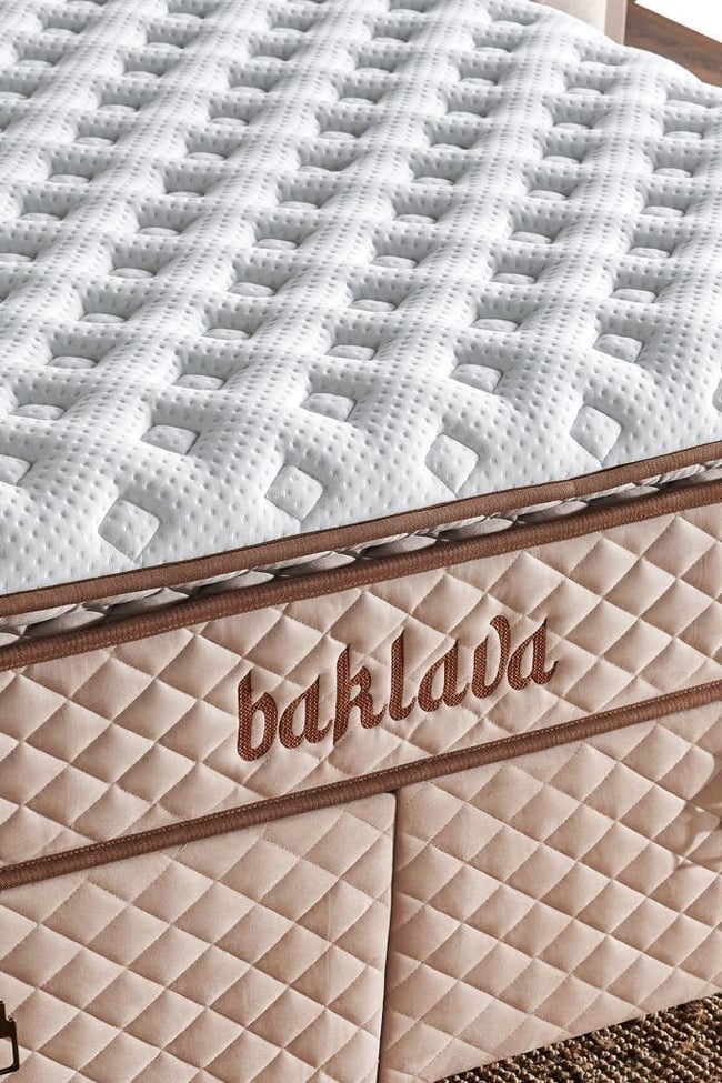 Baklava Yatak 180x200 cm Çift Kişilik Ultra Ortopedik Çok Sert Pedli Lüks Yatak 30 cm Krem Kumaş