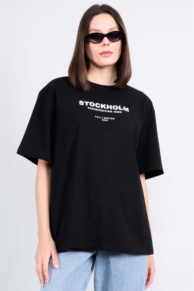 Helly Y25 Mb-6056 Siyah Kadın Stockholm Yazı Baskılı T-Shirt