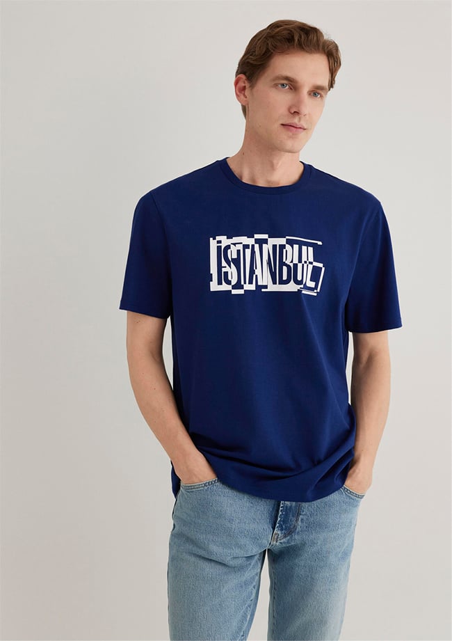 Mavi M0611789-70758 Derin Lacivert Erkek Regular İstanbul Baskılı T-Shirt