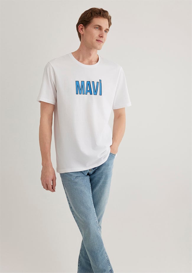 Mavı M066842-620 Beyaz Erkek Regular Mavı Logo Baskılı T-Shırt