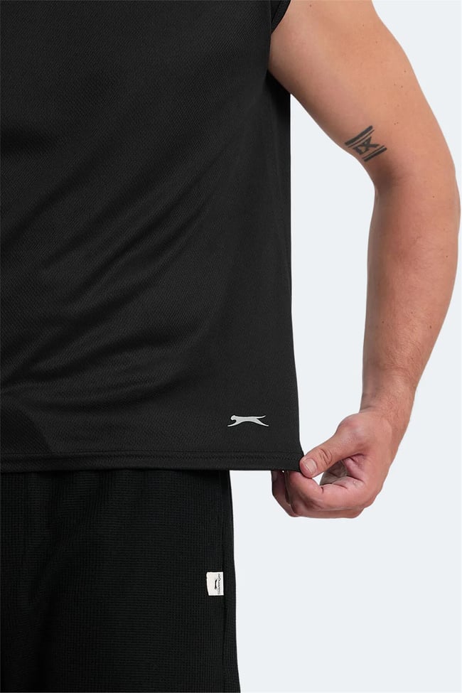 Slazenger Vaska Sıyah Erkek Bısıklet Yaka Kolsuz Polyester T-Shırt