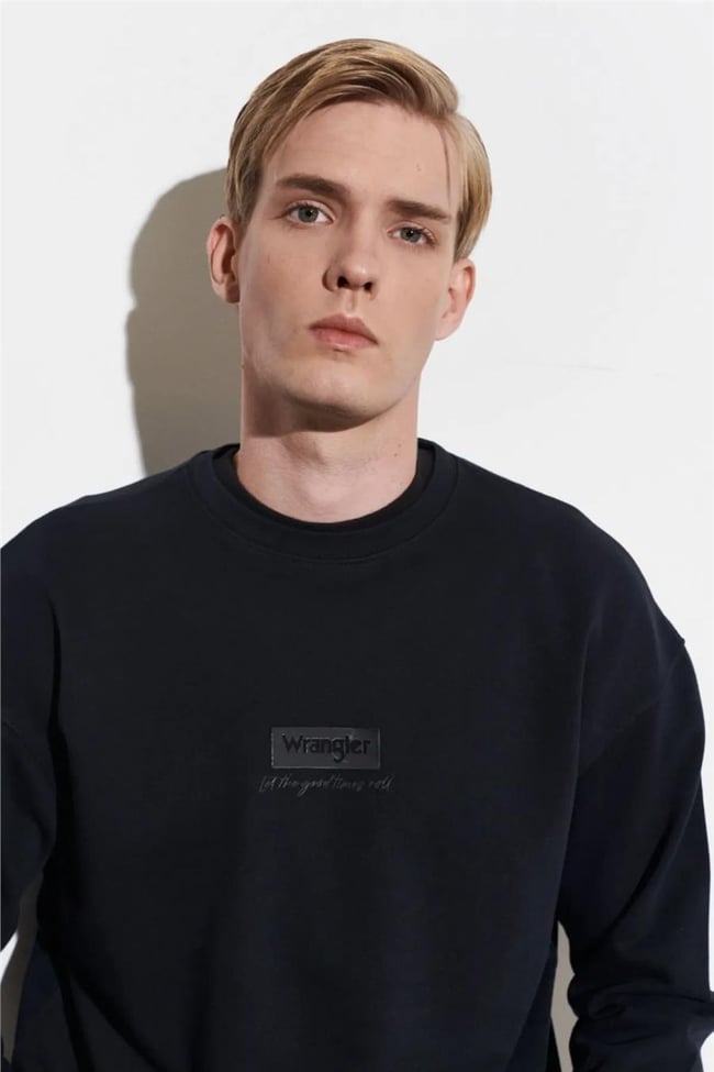 Wrangler W648Ilx Faded Siyah Xv6 Erkek Loose Uzun Kollu Bisiklet Yaka Sweatshirt