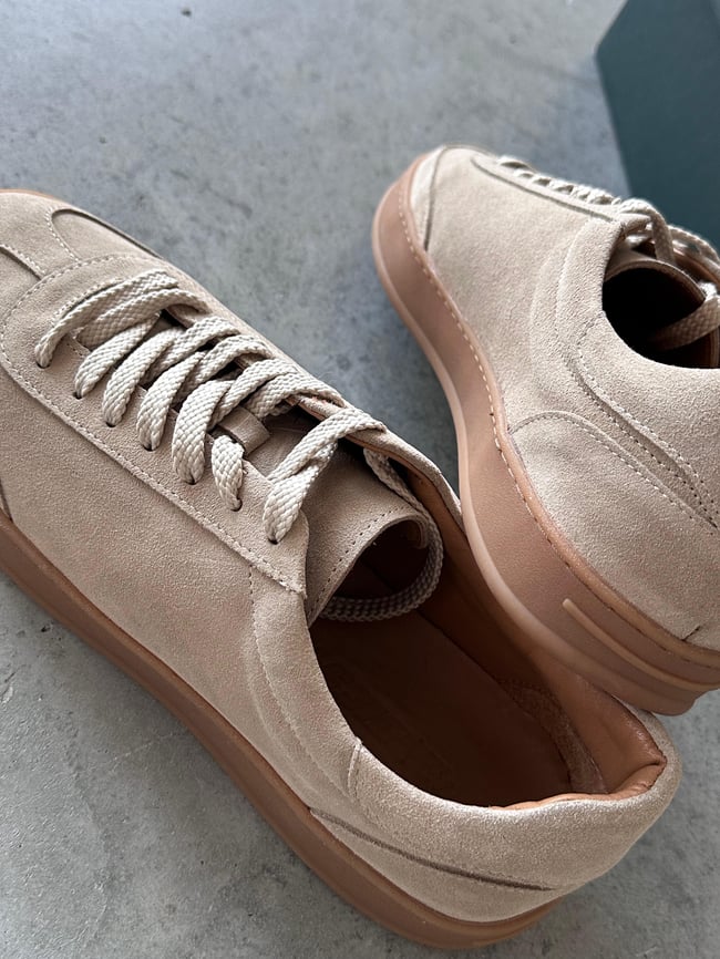 Bej Süet Deri Minimal Sneaker