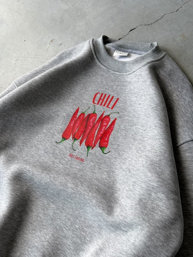 Chılı Baskılı Oversize 3 İplik Kapüşonlu Sweat Grimelange