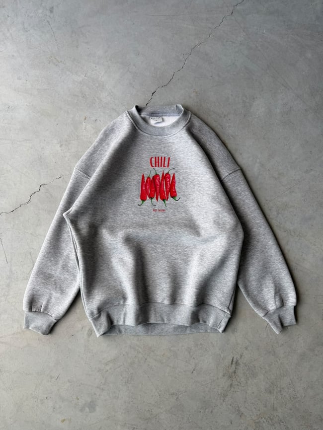 Chılı Baskılı Oversize 3 İplik Kapüşonlu Sweat Grimelange