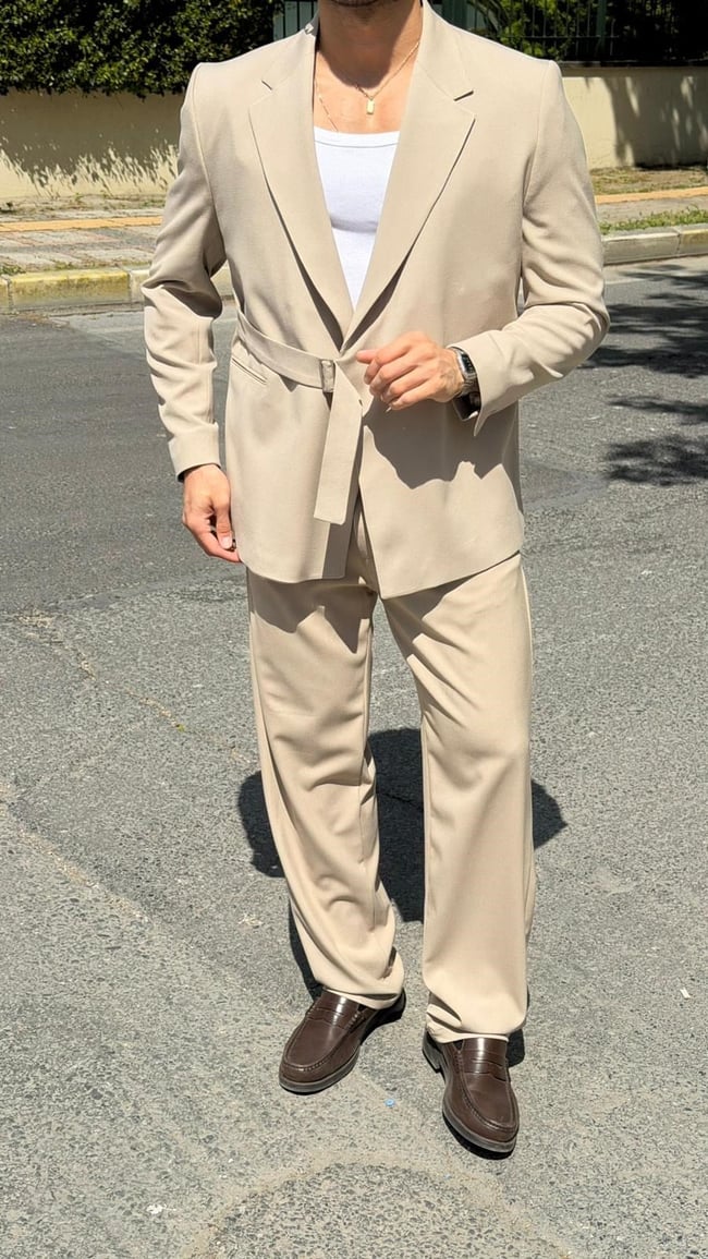 Oversize Kemer Detaylı Kruvaze Blazer Takım -Krem