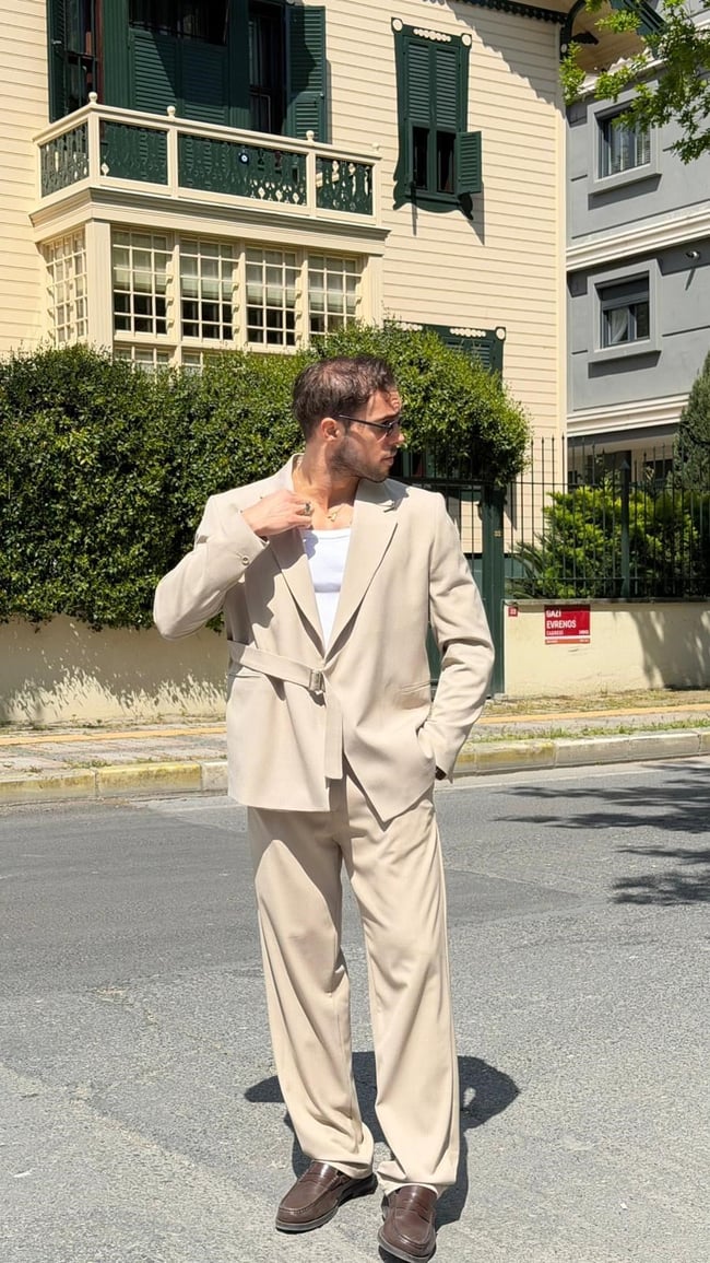 Oversize Kemer Detaylı Kruvaze Blazer Takım -Krem