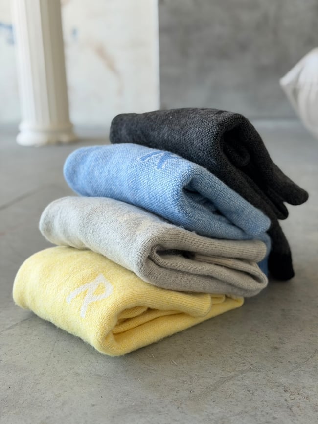 R Yazılı Premium Yıkama Dokulu Oversize Triko Siyah