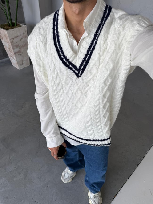 TR250011 Oversize Desenli Örme Süveter Beyaz