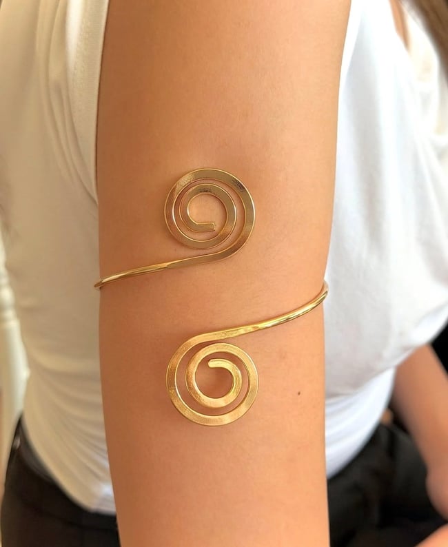 Altın Renk Spiral Tasarım Üst Kol Manşet Bileklik