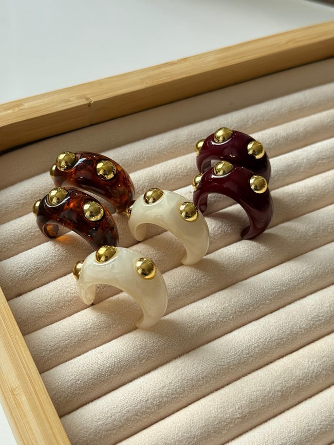 Bolda Metal Stud kadın küpe 