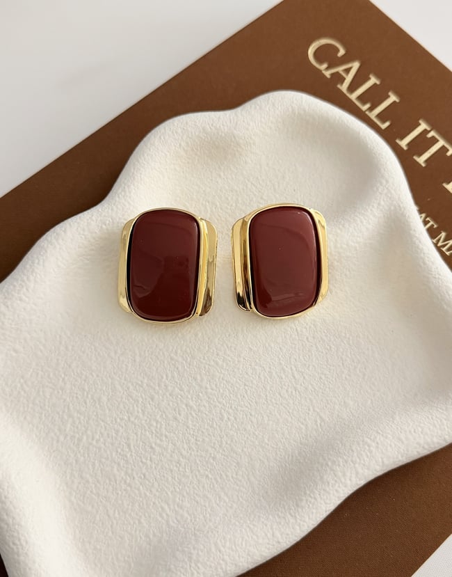Bordo Taşlı Altın Kaplama Minimal Vintage Küpe