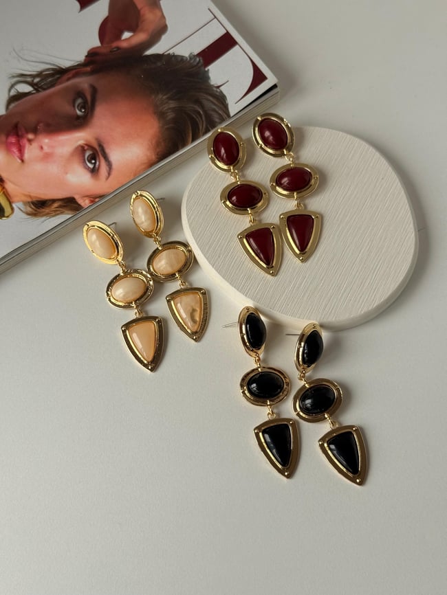 Gold Çerçeveli Çoklu Taş Sallantılı Kadın Küpe
