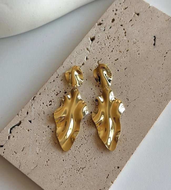 Gold Organik Yaprak Form Küpe