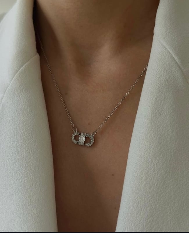 Işıltılı Kilit Detaylı Minimal Zincir Kadın Kolye