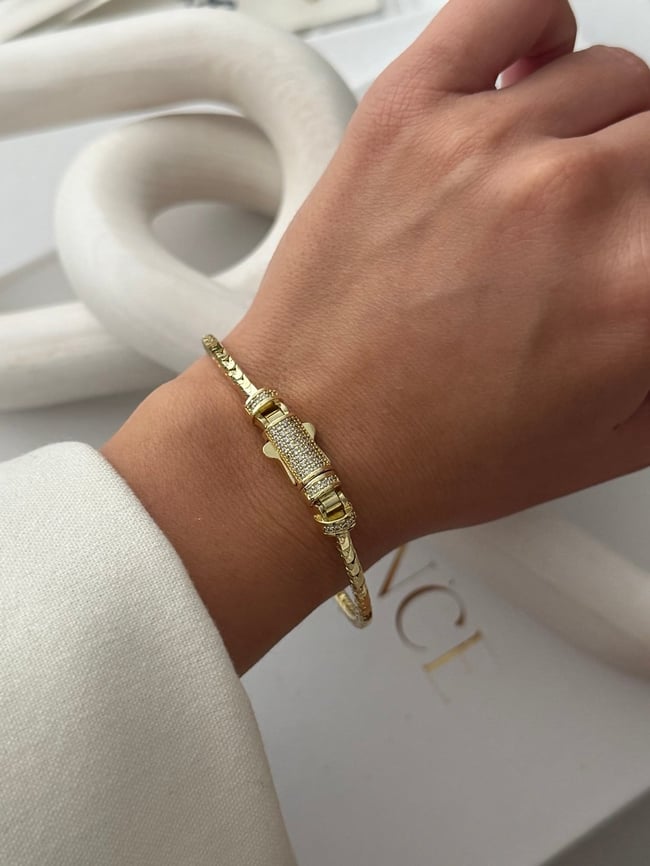 Luna Kilit Zirkon Taşlı Gold Kelepçe Bileklik