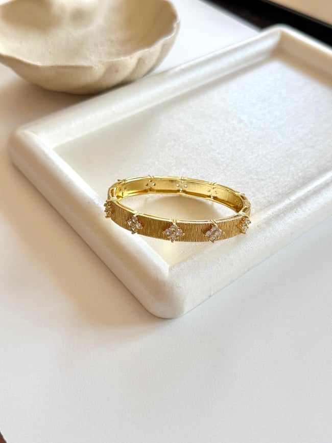 Luna Zirkon Taşlı Gold Kelepçe Bileklik